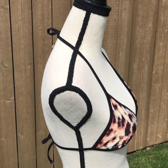 Wildfox Cheetah Print Reversible String Bikini Top Women's Size Medium - Picture 2 of 5